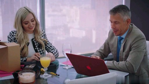 白虎嫩妹被哥哥爆肛封面图