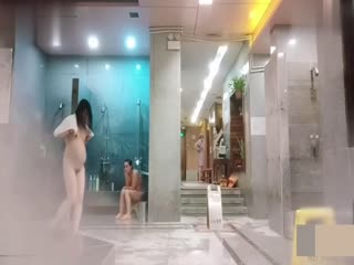 【全国唯一资源】核炸首发偷拍广州某温泉会所-镜中佳人各种裸体