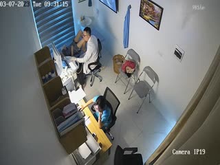 【医院3月监控】重金破解高清猥琐男医生给漂亮女病人仔细检查身体完整版美乳