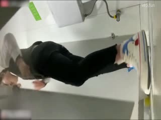 厕窥4K超清舞蹈艺校厕拍舞蹈生们撒尿合集