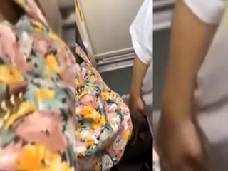 地铁偷拍不小心走光的美女们