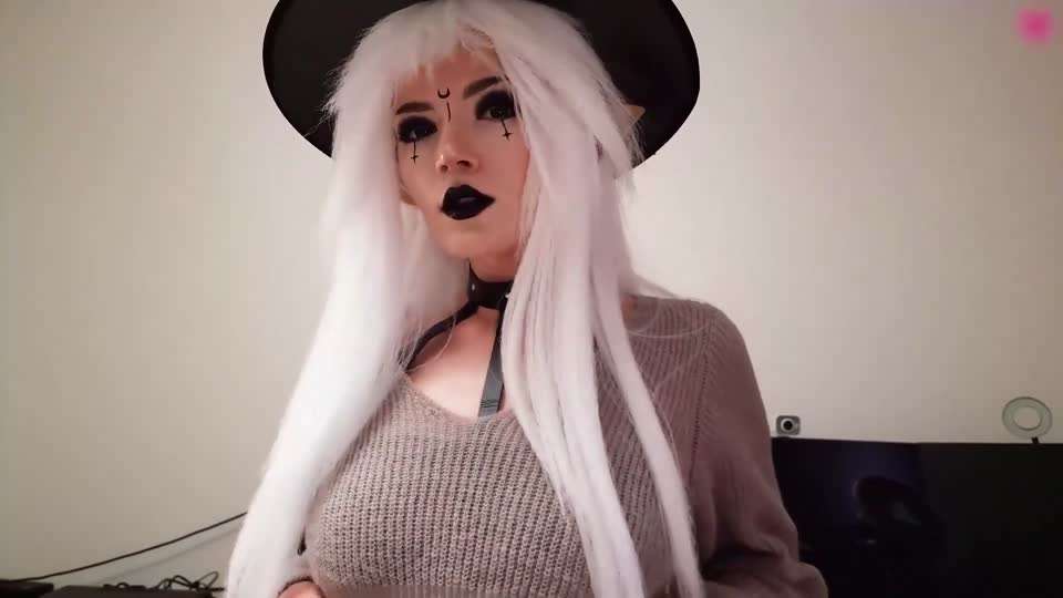 美臀开档小魔女无套后入蜜臀