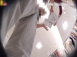 鳄鱼专卖店借买衣之名抄底美女