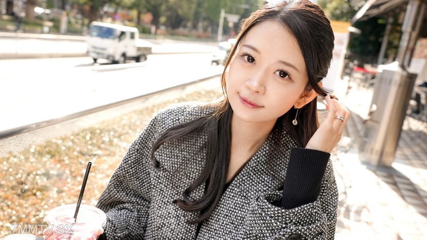 SIRO-5495 霞是30歲公務員第一名，笑起來可愛，翹起腿，還問名字。離譜的雕像炸了！ ③【初測】上線服&rarr;AV試映會2413